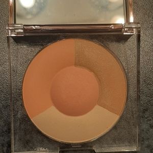 Satellite bronzer lise watier